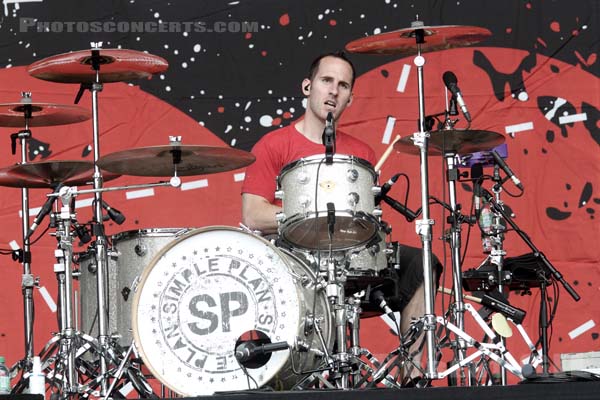 SIMPLE PLAN - 2011-08-28 - SAINT CLOUD - Domaine National - Grande Scene - 
